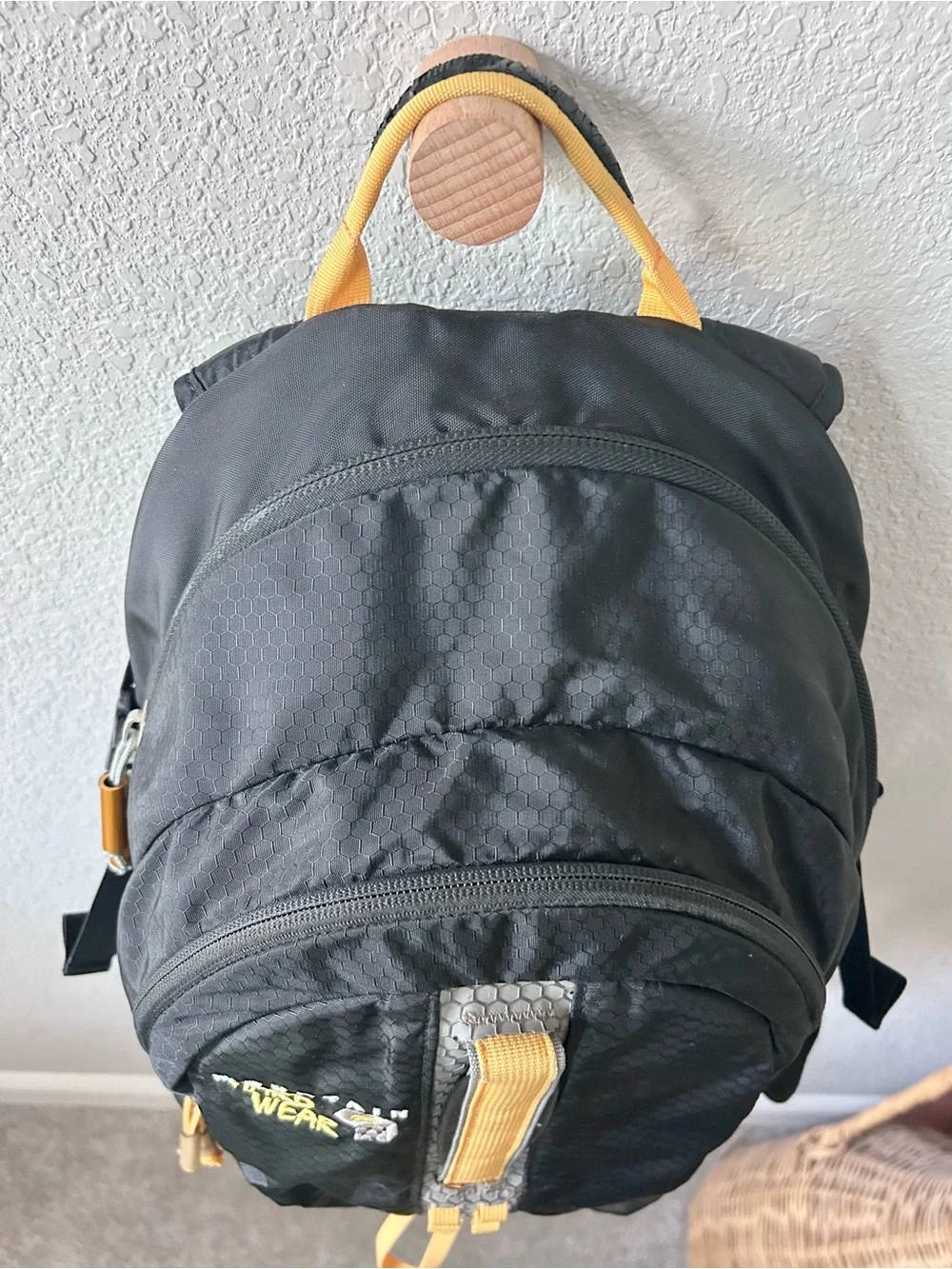 Vintage Mountain Hardwear Black & Yellow Lander Bag Pack y2k 2000's